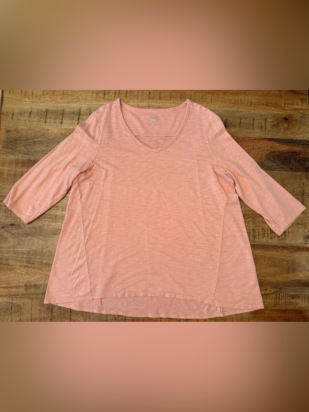 Women's ultimate t shirt V-Neck 3/4 Sleeve Lightweight Top, size 3 (XL)
